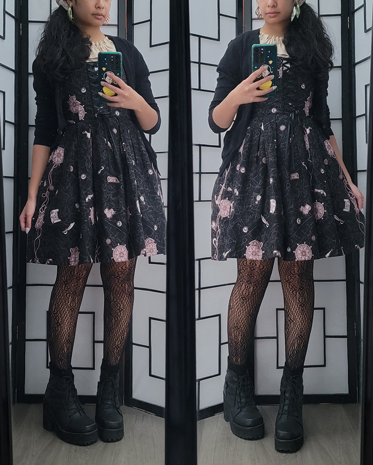 A gothic lolita coordinate with a pirate map themed print dress.